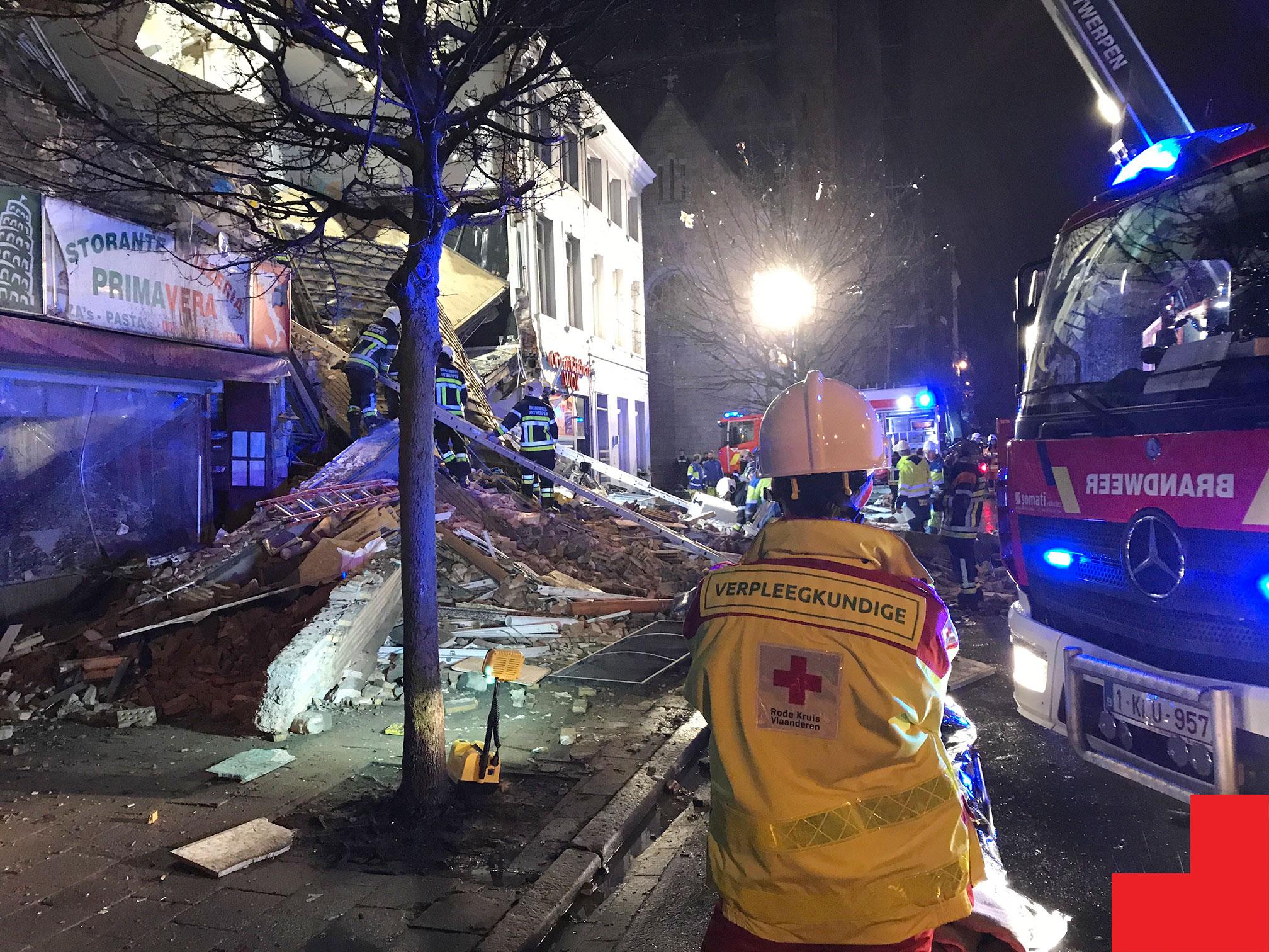 Paardenmarkt explosie Rode Kruis hulpverlening