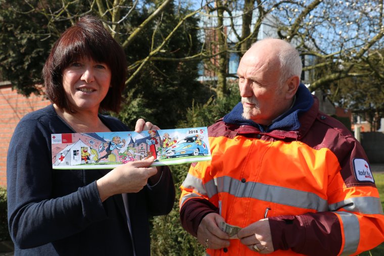 Annick koopt de eerste sticker