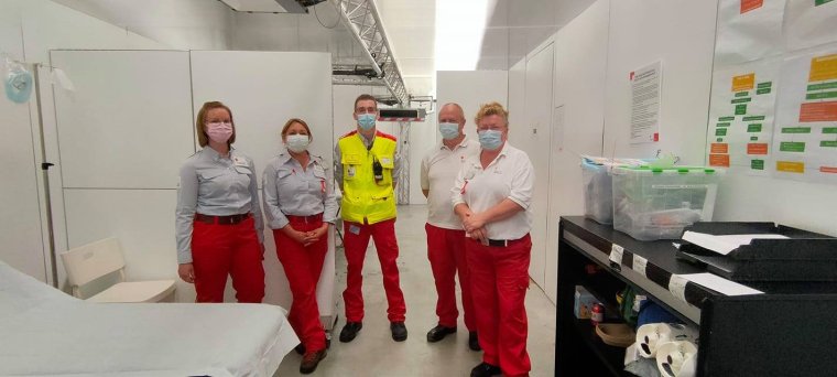 Onze vrijwilligers in de Hulppost van het vaccinatiecentrum!